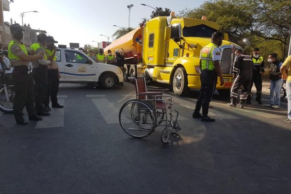 Manta Hombre que pedía limosna en la avenida 4 de Noviembre murió atropellado