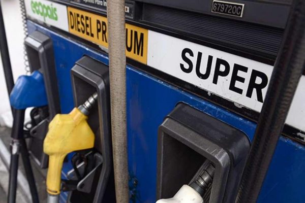 MANTA:Las gasolineras bajan el costo de gasolina Súper