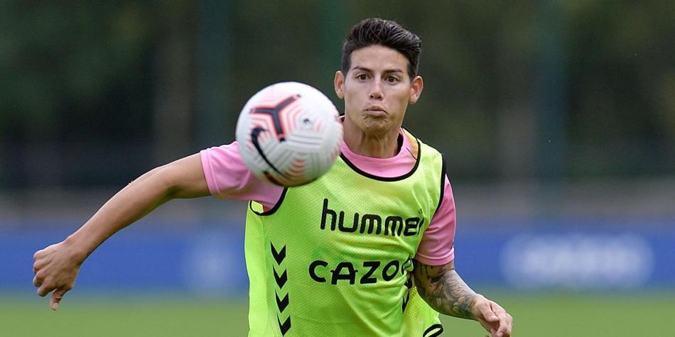 James puso la magia en su primer entrenamiento con el Everton